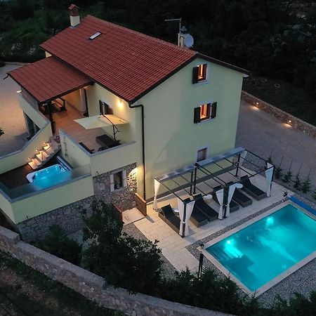 Holiday House Tos-Vila With Heated Pool ヴルブニク エクステリア 写真
