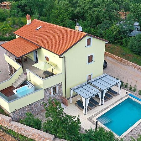 Holiday House Tos-Vila With Heated Pool ヴルブニク エクステリア 写真