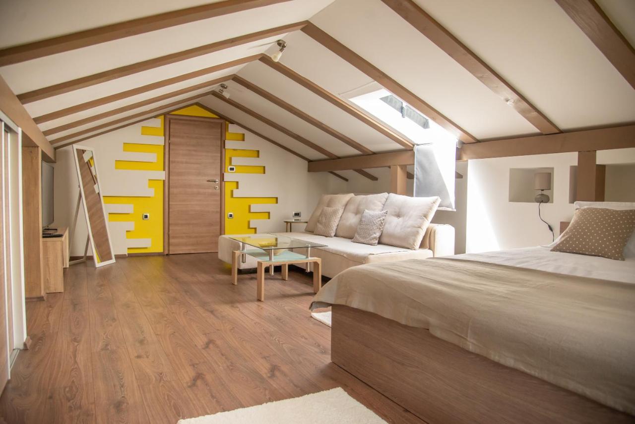 Holiday House Tos-Vila With Heated Pool ヴルブニク エクステリア 写真