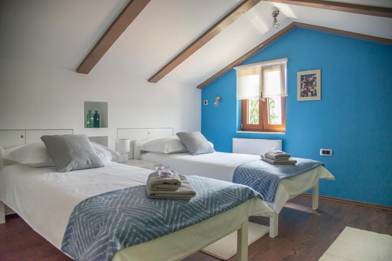 Holiday House Tos-Vila With Heated Pool ヴルブニク エクステリア 写真