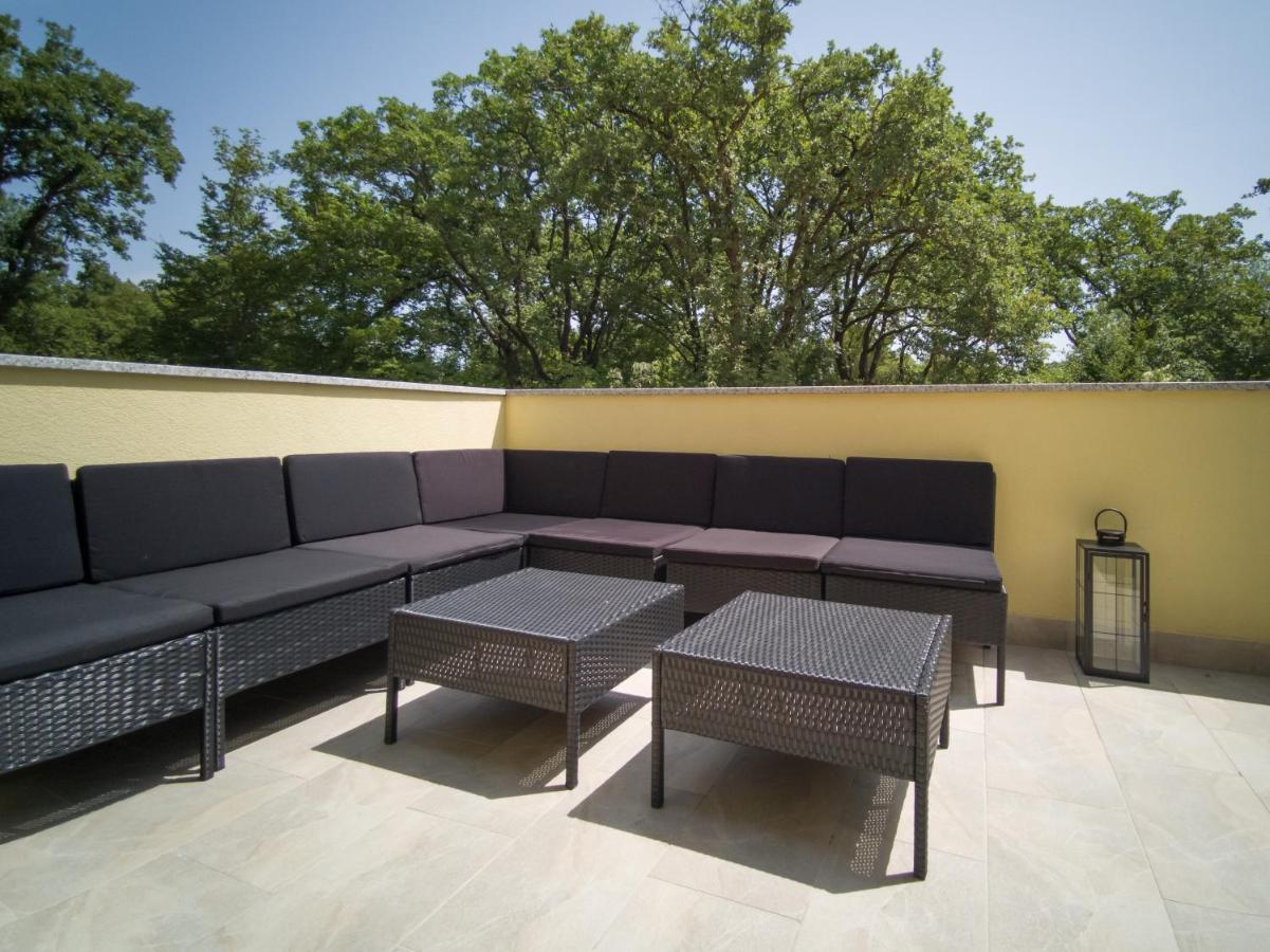 Holiday House Tos-Vila With Heated Pool ヴルブニク エクステリア 写真