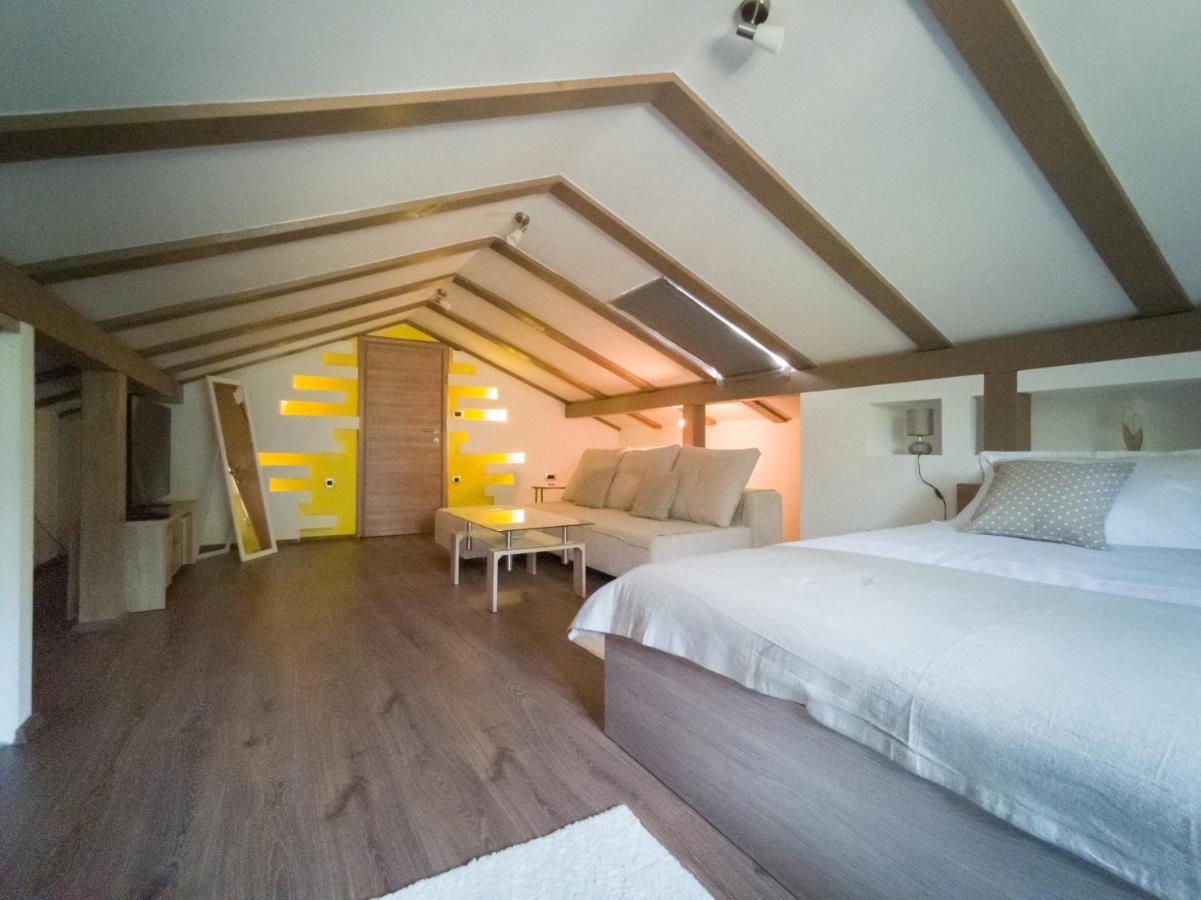 Holiday House Tos-Vila With Heated Pool ヴルブニク エクステリア 写真