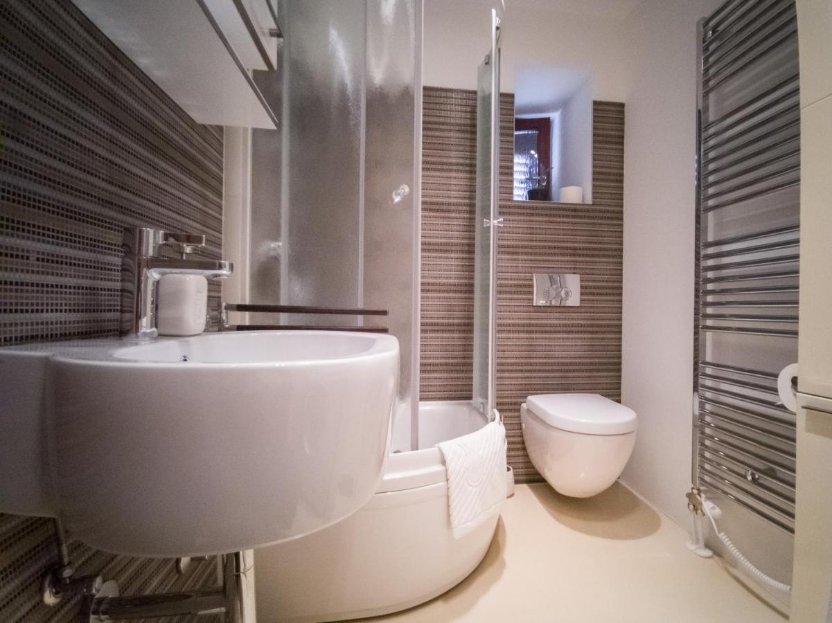 Holiday House Tos-Vila With Heated Pool ヴルブニク エクステリア 写真