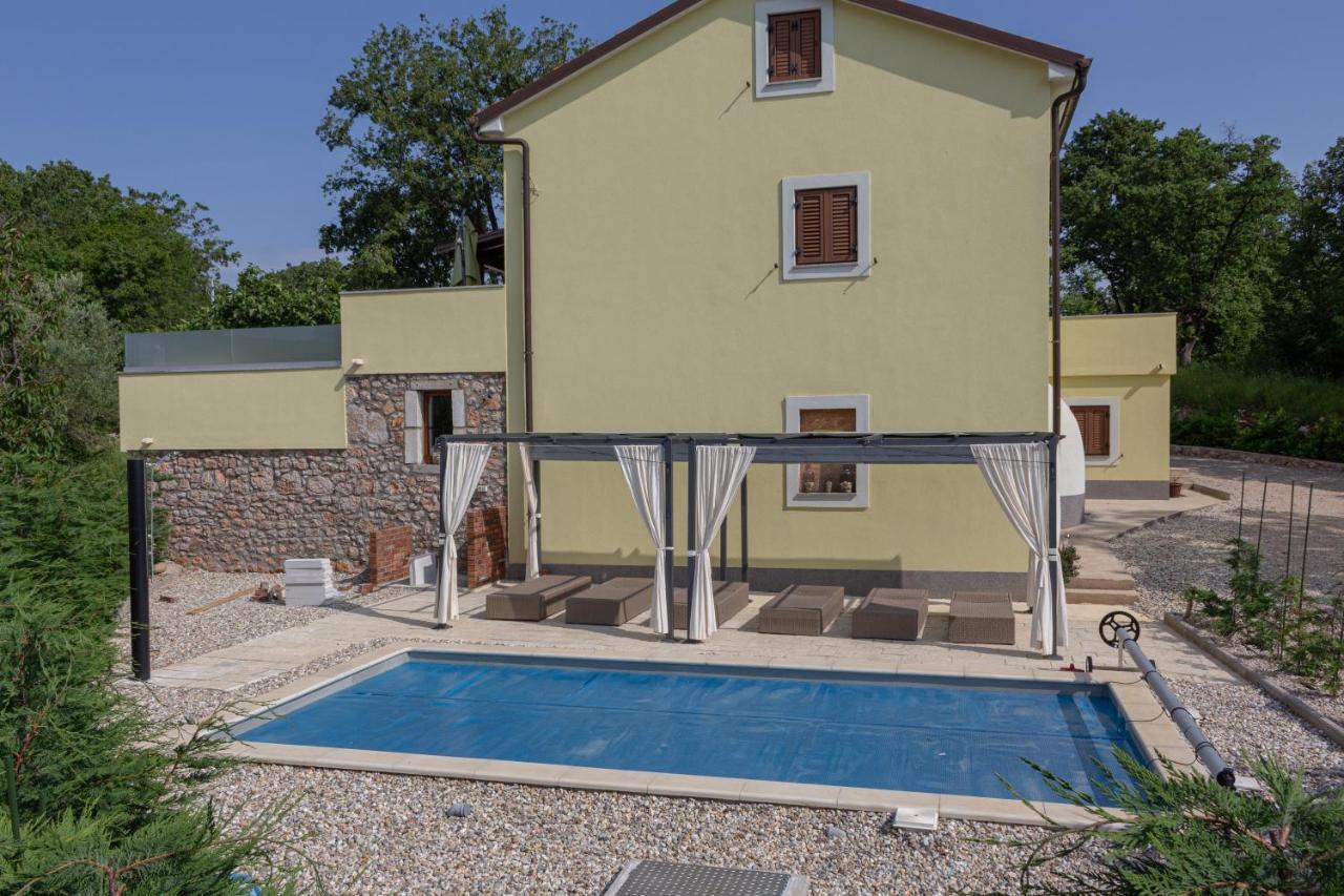Holiday House Tos-Vila With Heated Pool ヴルブニク エクステリア 写真