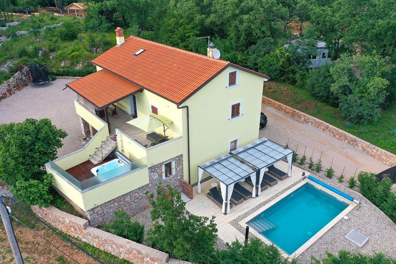 Holiday House Tos-Vila With Heated Pool ヴルブニク エクステリア 写真