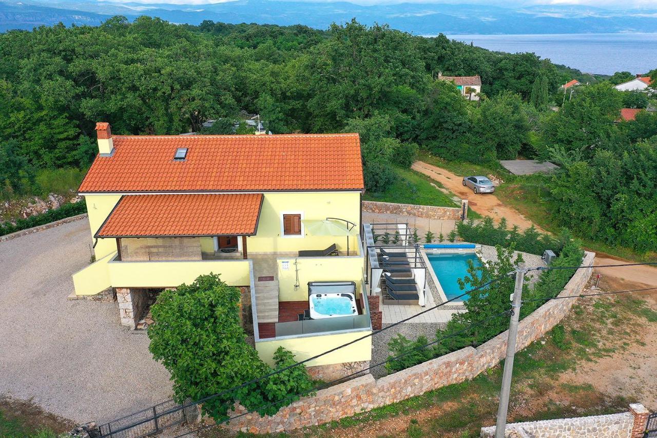 Holiday House Tos-Vila With Heated Pool ヴルブニク エクステリア 写真